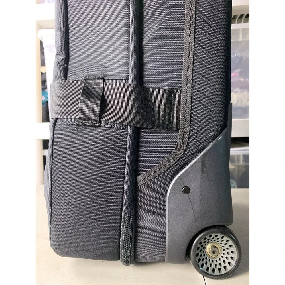 Nike FIFTYONE49 XL 34” Roller Bag Black Luggage Suitcase PBZ182-011